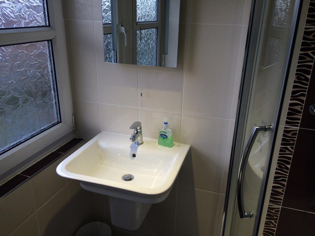 Small Double Room Seperate Private Bathroom,126518871:JPEG